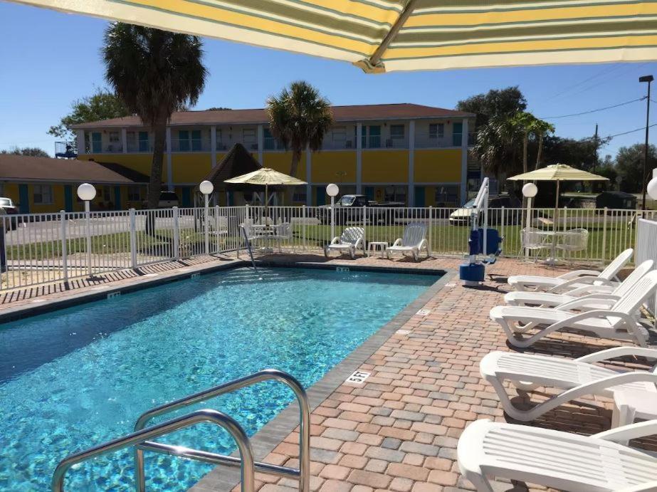 Economy Suites Winter Haven Exterior photo